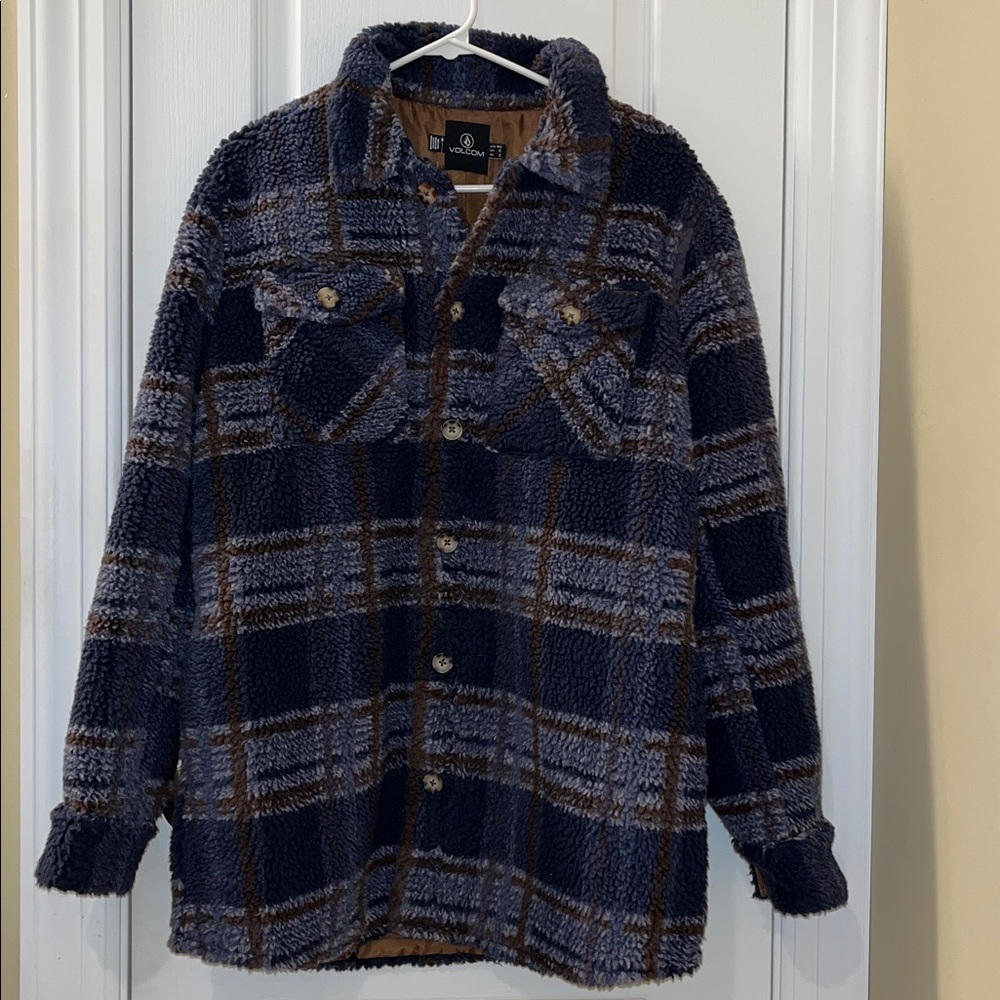 🆕Volcom Women’s Sherpa Jacket Silent Sherpa ll Navy Plaid Pockets Size M Shacket